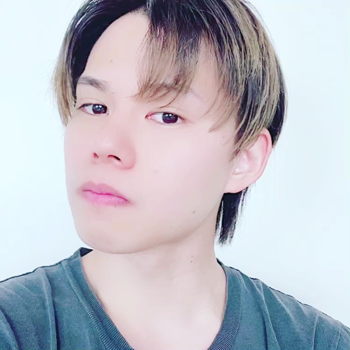 小笠原海 なんとなく白金髪にしたいお年頃 Vivizine 小笠原海 なんとなく白金髪にしたいお年頃 Vivizine