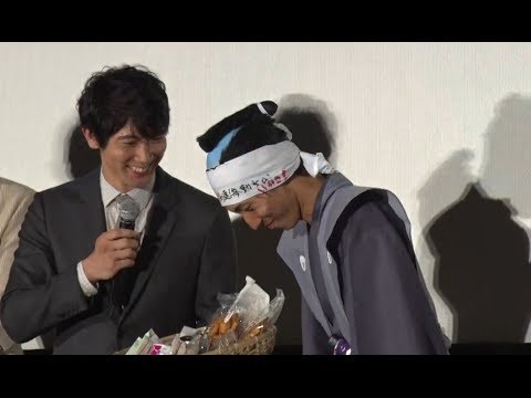 佐々木蔵之介お殿様のために本当の参勤交代!? 映画『超高速!参勤交代』舞台挨拶 佐々木蔵之介お殿様のために本当の参勤交代!? 映画『超高速!参勤交代』舞台挨拶
