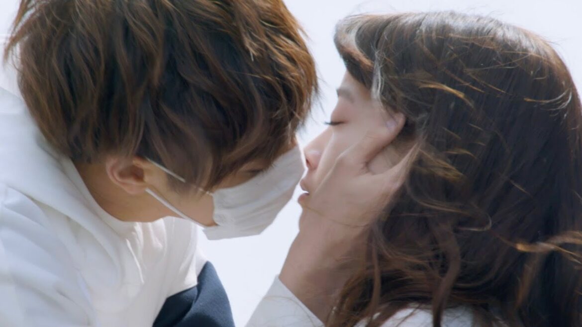 橋本環奈&片寄涼太、マスク越しや鼻かじなどのどっきどきキス!/映画『午前0時、キスしに来てよ』予告編 橋本環奈&片寄涼太、マスク越しや鼻かじなどのどっきどきキス!/映画『午前0時、キスしに来てよ』予告編