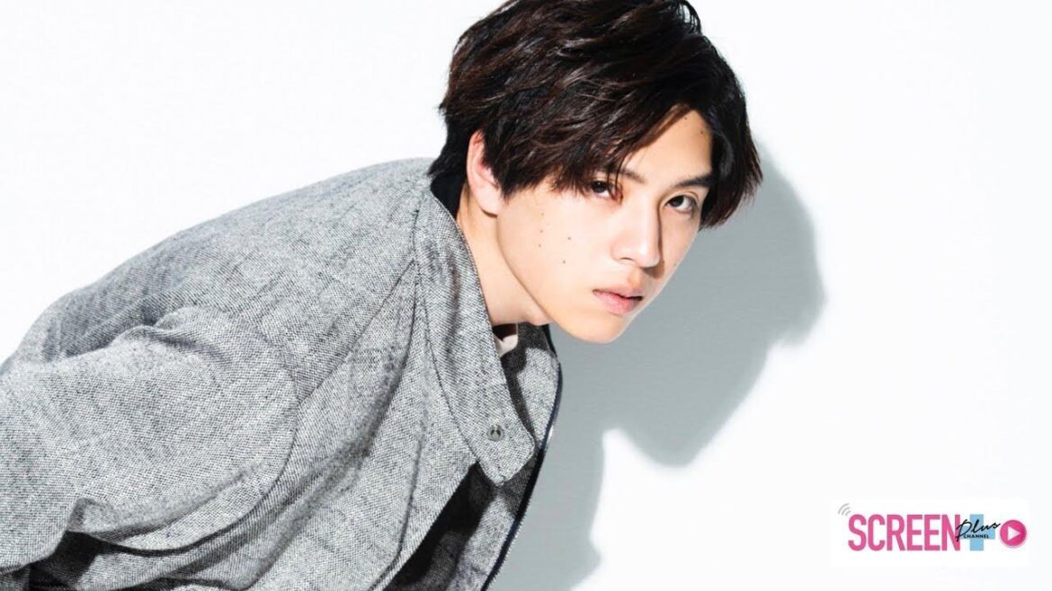 【目撃撮】永野芽郁との“匂わせ疑惑”で注目の坂東龍汰、映画館で“両手に花”のウキウキ顔をキャッチ